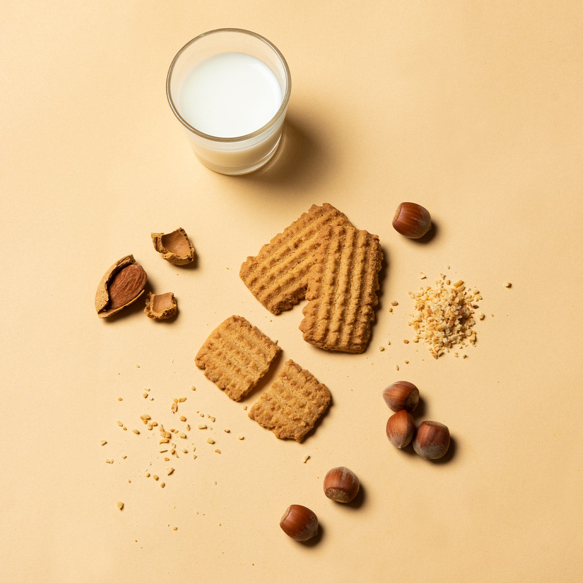 Piccolini Nocciole e Mandorle, biscotti croccanti con nocciole e mandorle.